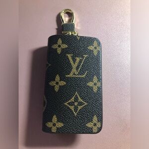 ✨New Brown Monogram key chain zipper pouch ✨